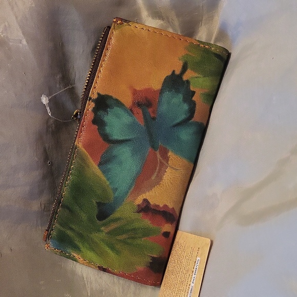 Patricia Nash Handbags - Patricia Nash Nazari Watercolor Butterfly Leather Wallet Ea